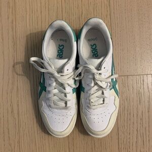 ASICS Japan S in White/Sage, Women’s 7.5